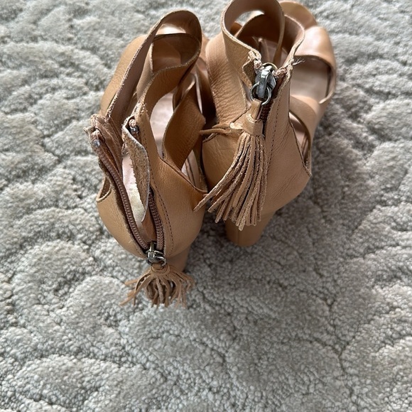 Dolce Vita Women’s Tan Wedges Size 8.5 - Picture 3 of 4